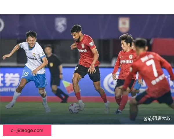 中国男足大连集训基地紧张备战迎战十八强赛关键战